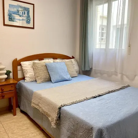 Beachfront Apartment, Sea View, Pool, Close To Bars And Restaurants