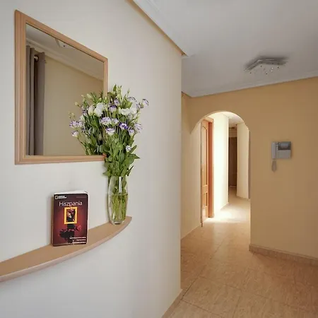 Beachfront Apartment, Sea View, Pool, Close To Bars And Restaurants Apartment