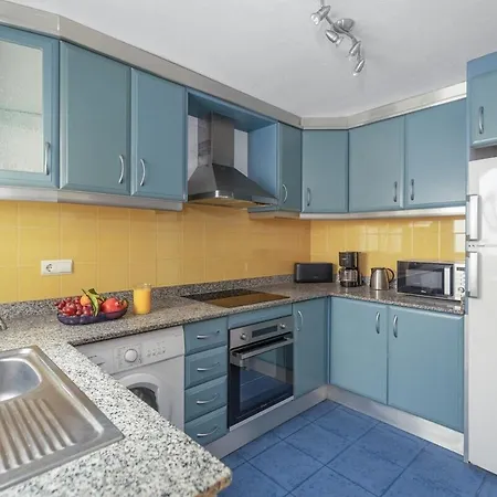 Beachfront Apartment, Sea View, Pool, Close To Bars And Restaurants * Torrevieja