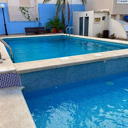 Beachfront Apartment, Sea View, Pool, Close To Bars And Restaurants