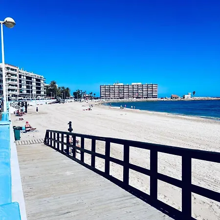 Beachfront Apartment, Sea View, Pool, Close To Bars And Restaurants Apartament *