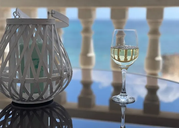 Beachfront Apartment, Sea View, Pool, Close To Bars And Restaurants Lägenhet Torrevieja