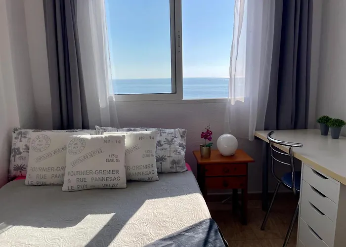 Beachfront Apartment, Sea View, Pool, Close To Bars And Restaurants