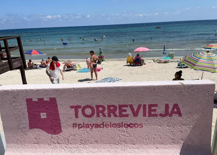 Beachfront Apartment, Sea View, Pool, Close To Bars And Restaurants Lägenhet Torrevieja